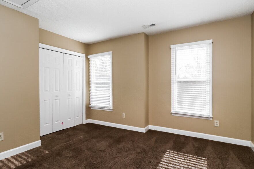 Building Photo - 7421 Trotter Rd