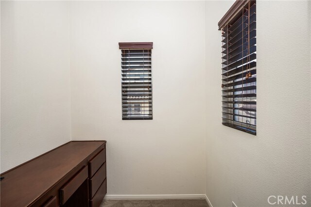 Building Photo - 125 Tall Oak