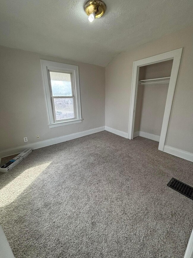 Building Photo - 218 Lechner Ave