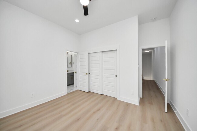Building Photo - 8601 Amadwe St