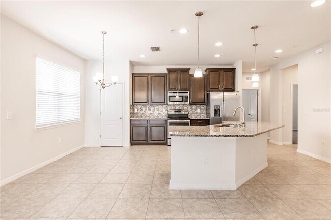 Building Photo - 3215 Oriole Dr
