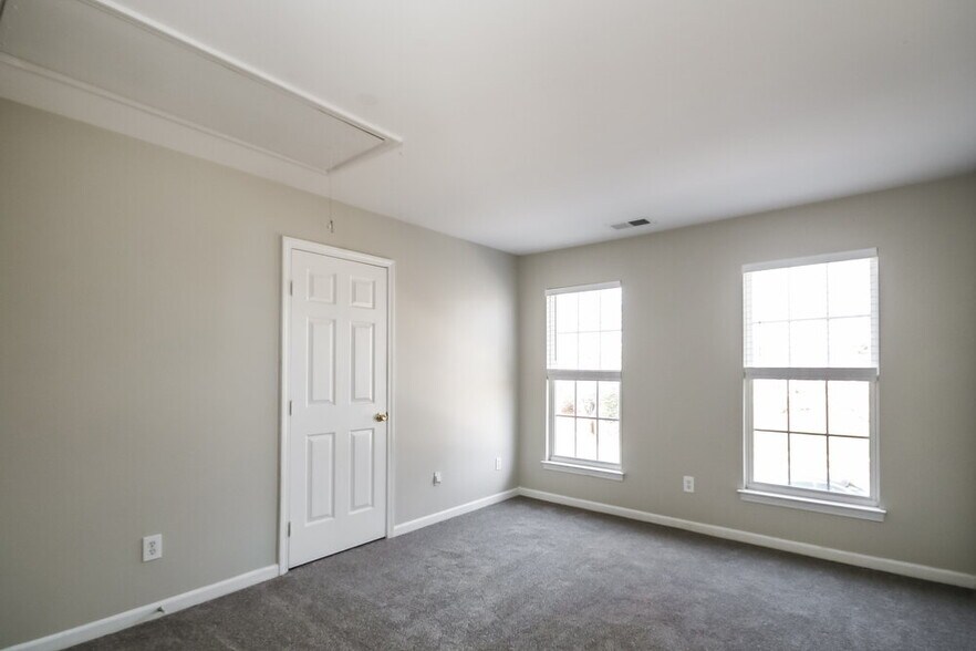 Building Photo - 537 Georgetown Dr NW