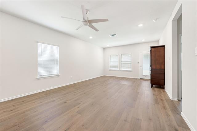 Building Photo - 908 Hay Loft Ln