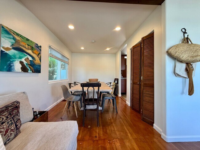 Building Photo - Gorgeous Fully Furnished Ocean Beach Retreat + FLEXIBLE STAY