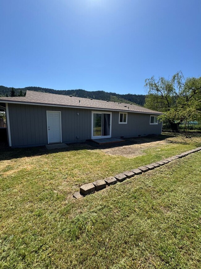 Building Photo - 331 Donald Terrace