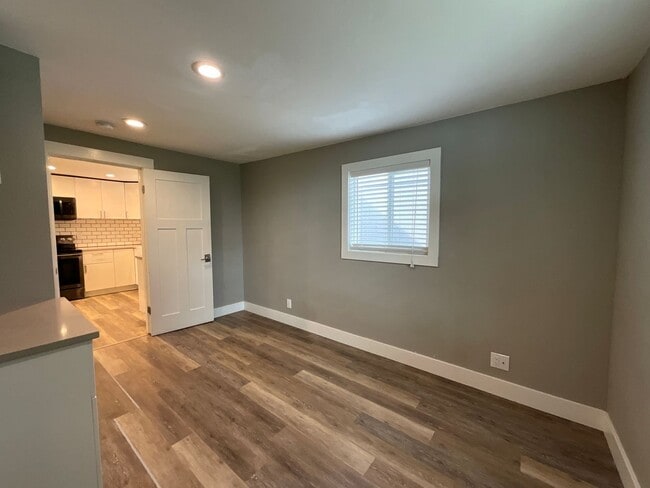 Building Photo - 3 Bedroom Home with Beautiful Upgrades in Everett