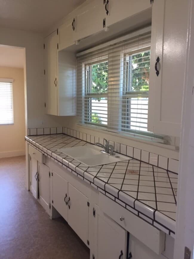 Building Photo - 3685 Arizona St