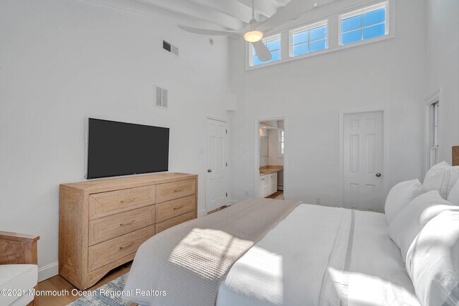 Building Photo - 706 Morven Terrace