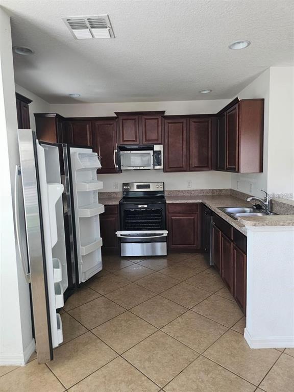 Building Photo - 2929 Sunstone Dr