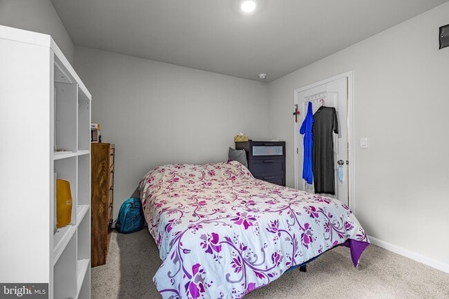 Building Photo - 459 Currant Cir