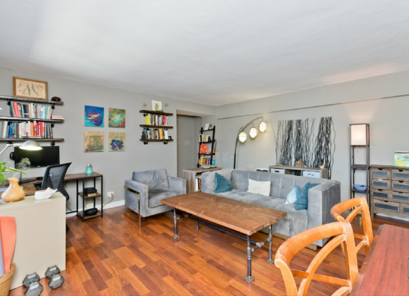 Building Photo - 4960 N Marine Dr