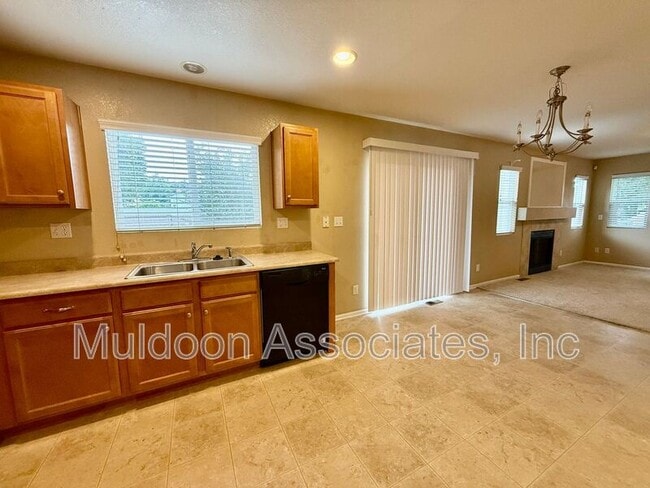 Building Photo - 2512 Sierra Springs Dr