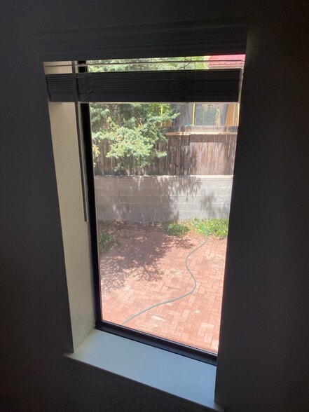 Building Photo - 1464 Avenida de las Americas