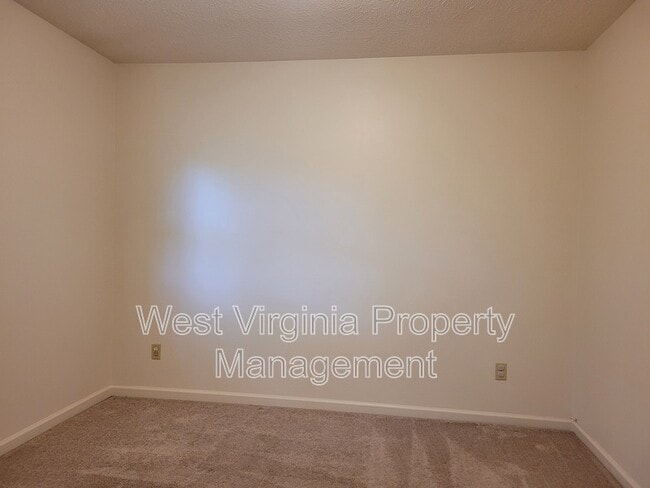Building Photo - 160 Cardinal Wy