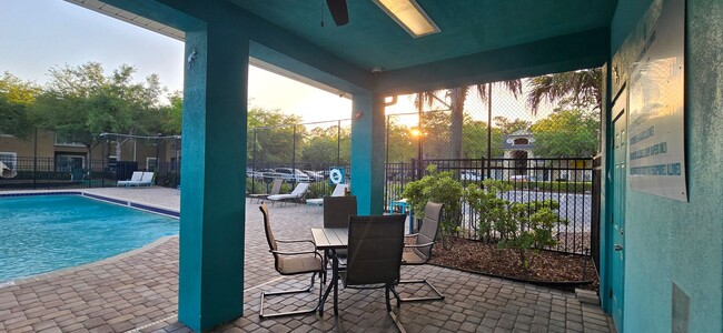 Building Photo - Willow Ridge - Ground Level Condo