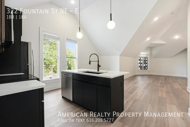 Building Photo - 322 Fountain St NE