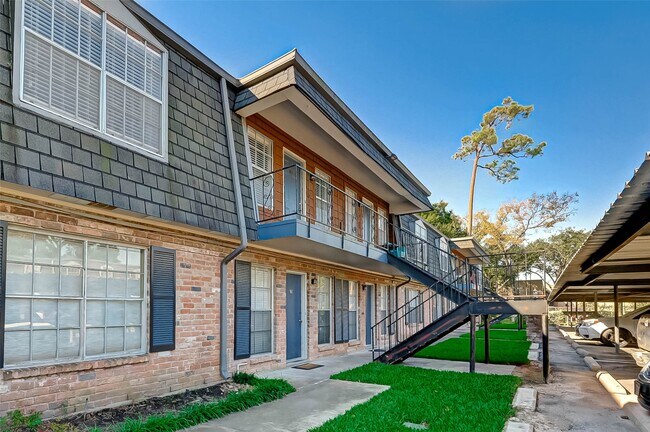 Building Photo - 9023 Gaylord Dr