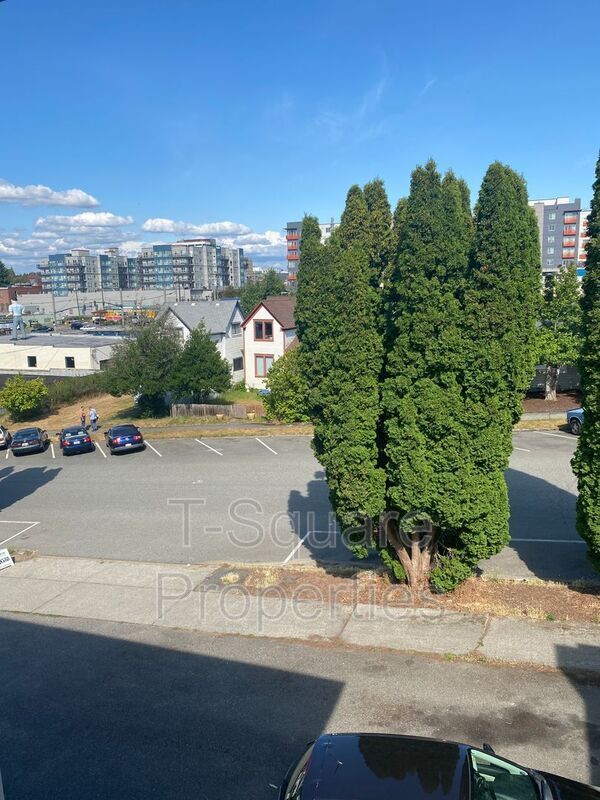 Building Photo - 2918 Nassau St