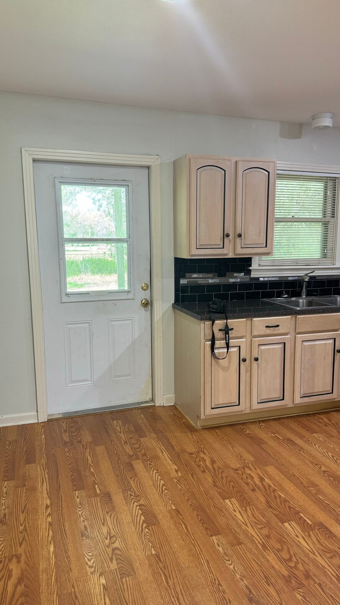 Building Photo - 503 N Monroe St