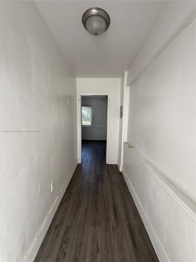 Building Photo - 5305 Biscayne Blvd