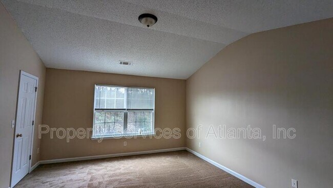 Building Photo - 2207 Miranda Dr