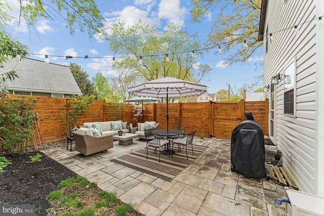 Building Photo - 6608 Cornell Dr