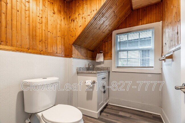 Building Photo - 631 Potomac St