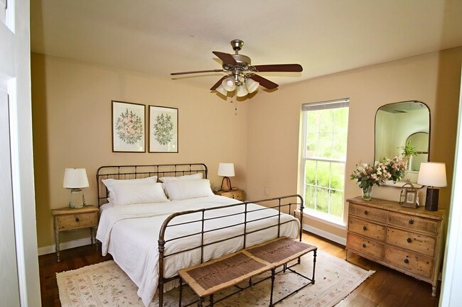 Building Photo - 122 Harden Rd