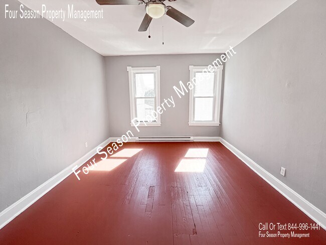 Building Photo - 116-118 Elm St
