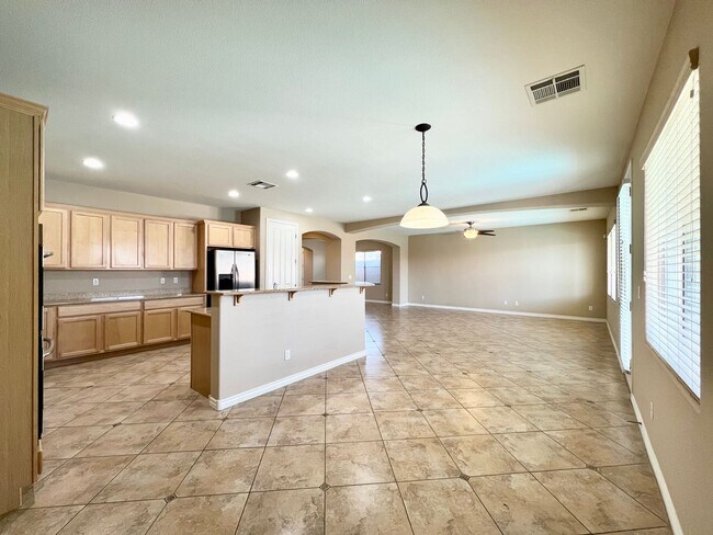 Building Photo - STUNNING 3BD/2.5BA HOME W/ TESLA SOLAR, POOL, SPA, & LOFT!!