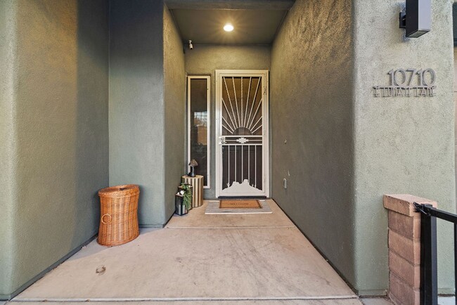 Building Photo - 3 Bedroom Home Located in Civano