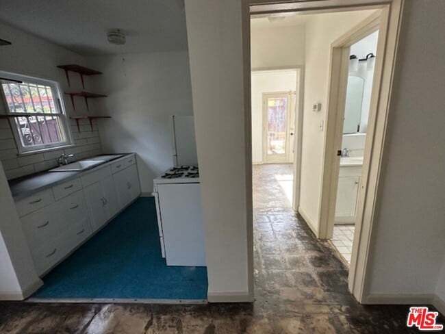 Building Photo - 5422 Washington Blvd