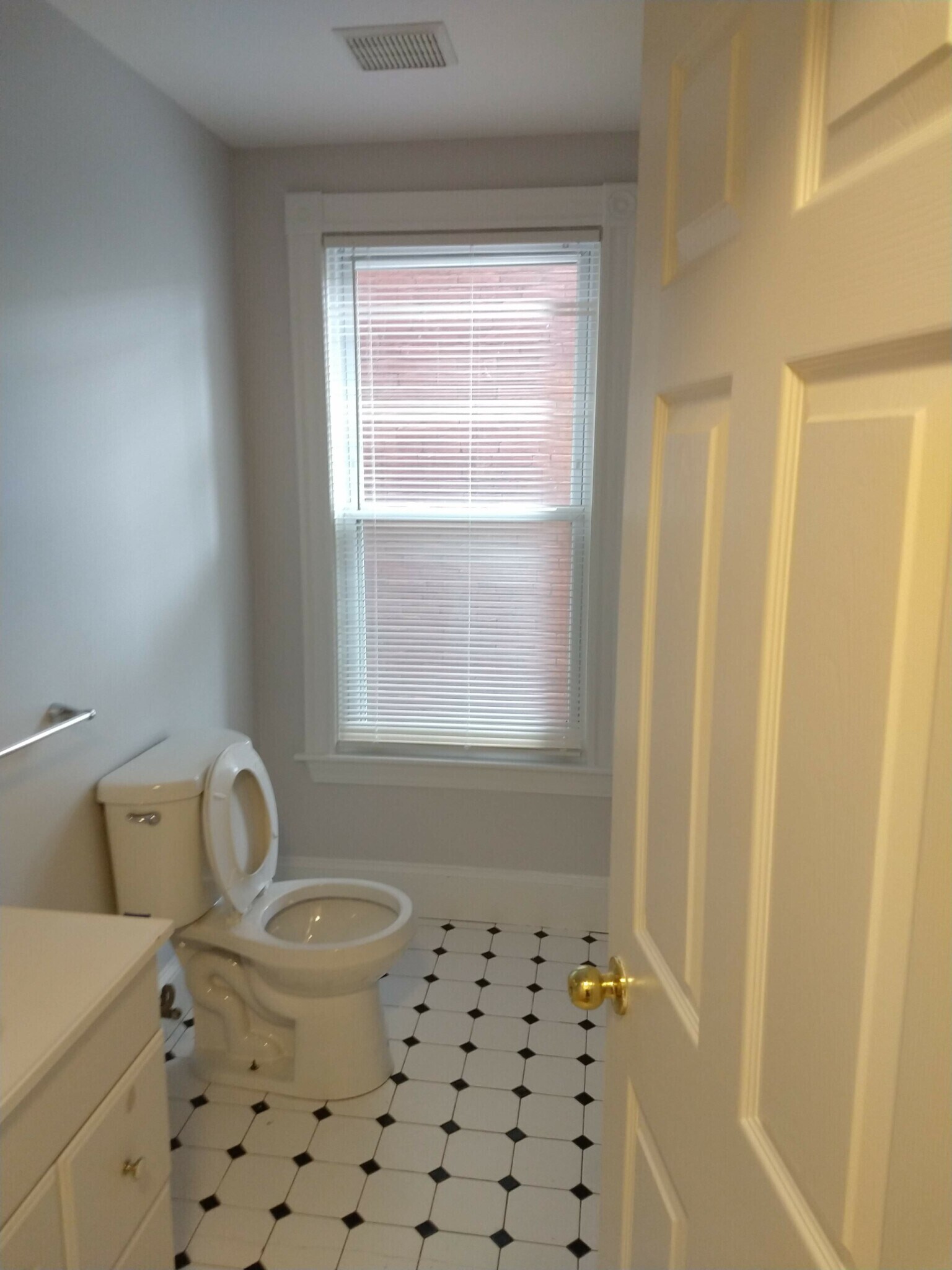 Building Photo - 185 Green St