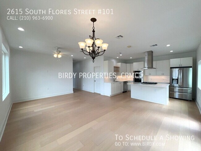 Building Photo - 2615 S Flores St