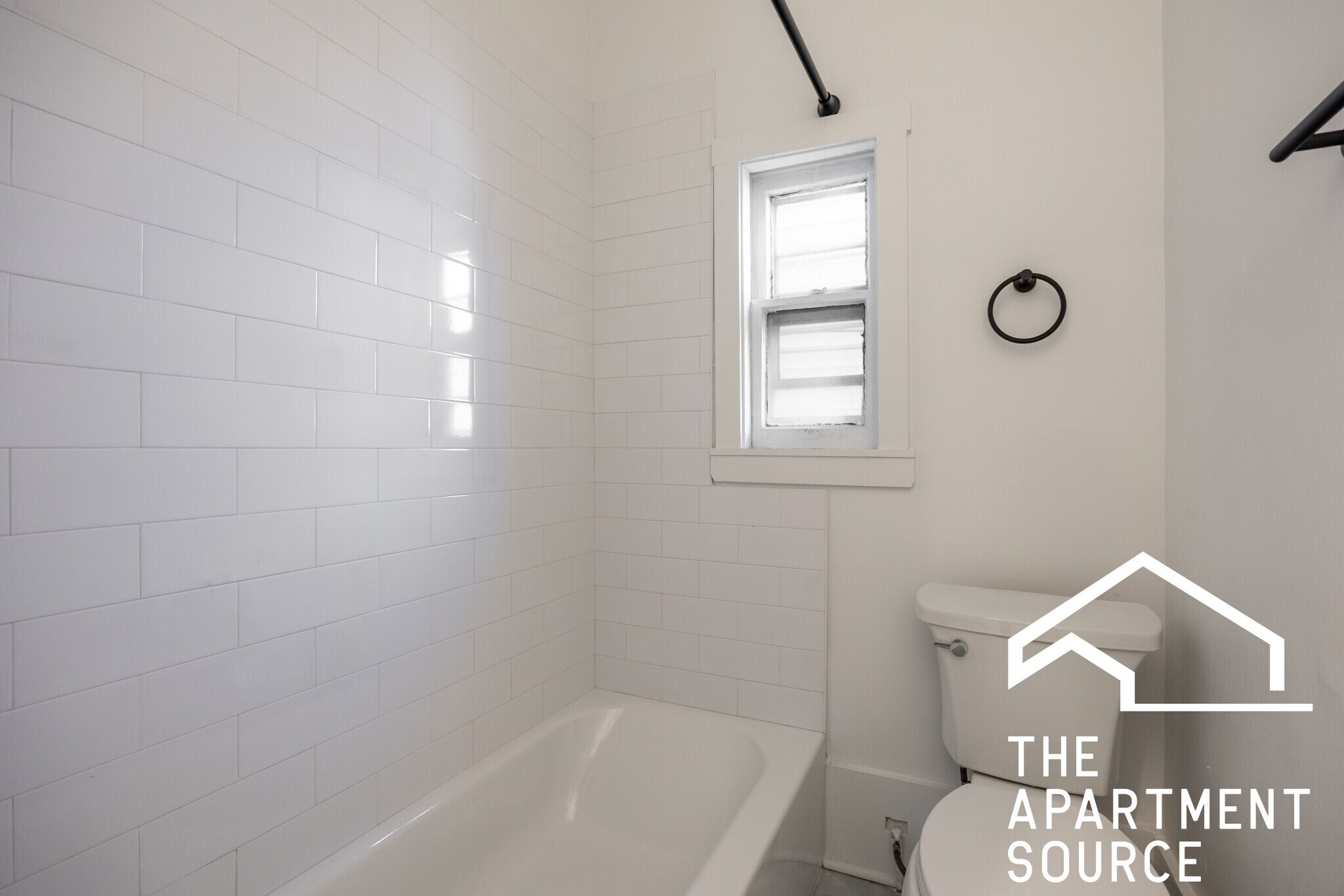 Building Photo - 2301 N Leavitt St