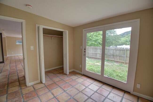 Building Photo - 1608 Boyd Ln