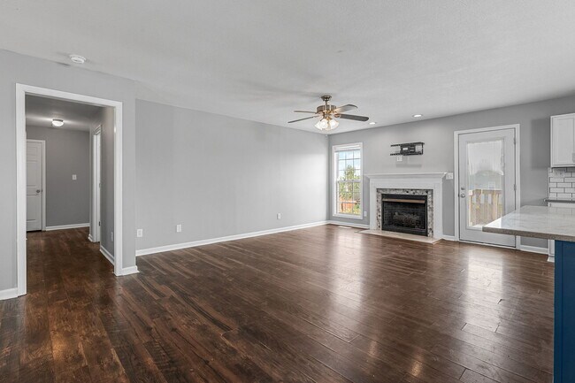 Building Photo - 1414 Addison Dr