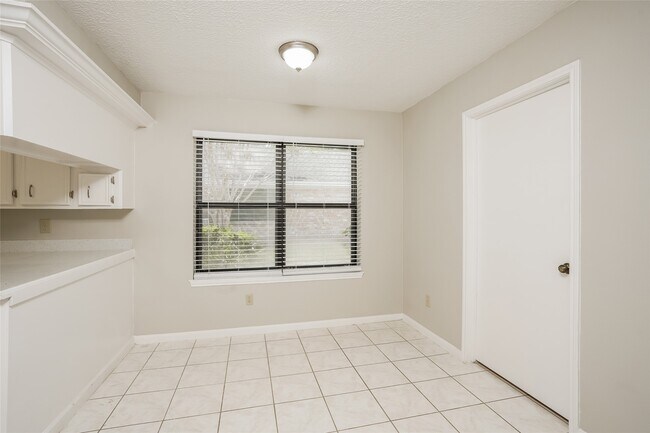 Building Photo - 12502 Olympia Dr