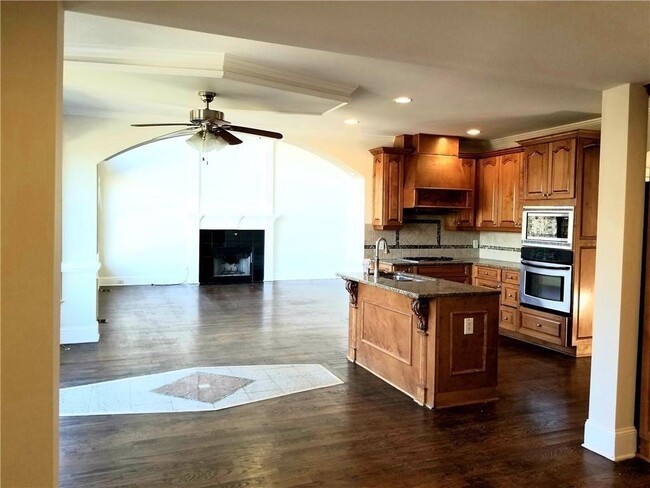 Building Photo - 3306 Chastain Ridge Dr