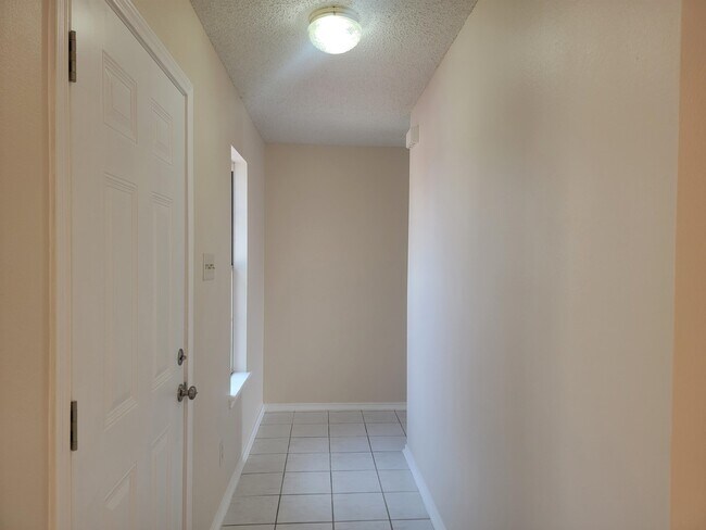 Building Photo - 506 Shiloh Dr