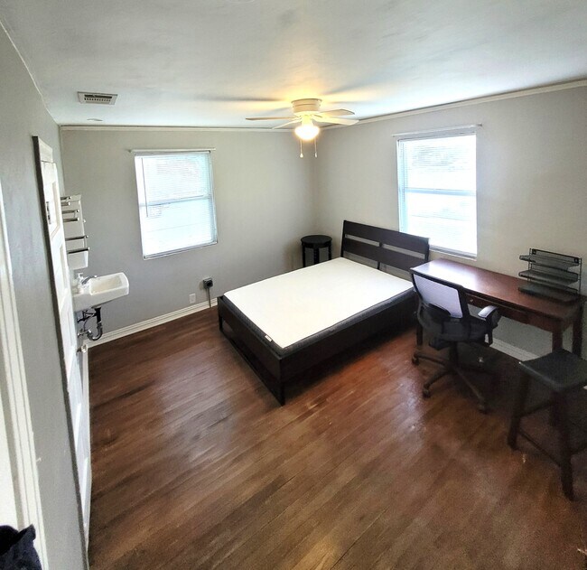 Bedroom2 - 2802 Hedgerow Dr