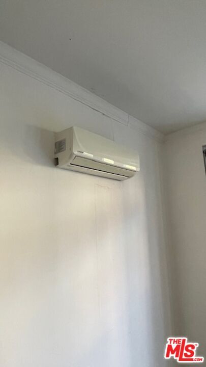 Building Photo - 933 S Hobart Blvd