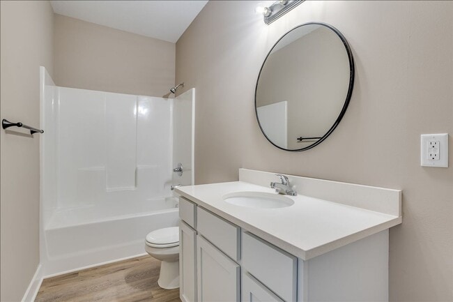 Building Photo - Skyway-Maxine Plan