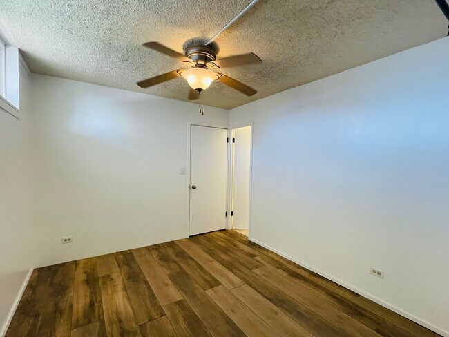 Building Photo - Partly Furnished 3-bedroom, 1.5-bath condo...
