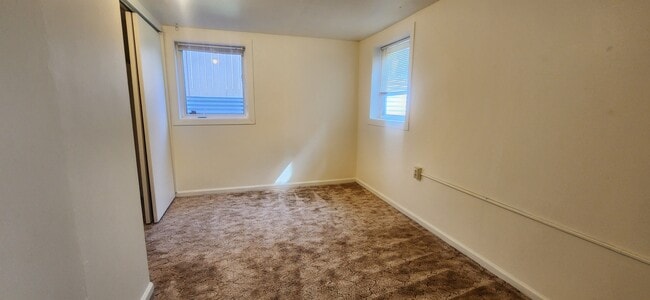 Building Photo - 405 S 12th Ave