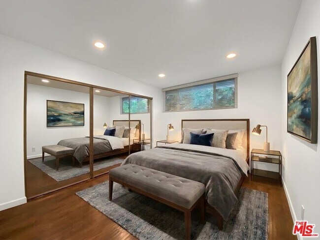 Building Photo - 1920 Hillcrest Rd