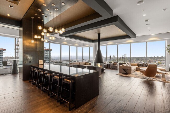 Building Photo - Great Nexus Condo For Rent