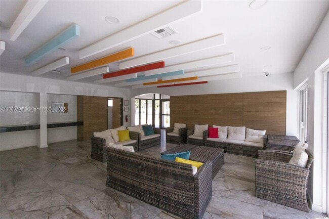 Building Photo - 2671 S Course Dr