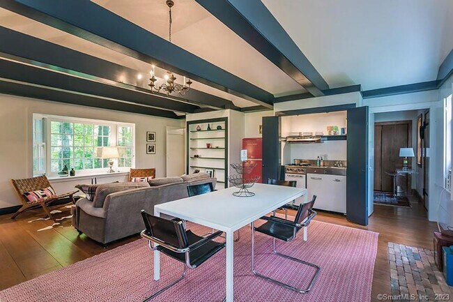 Building Photo - 5 Stone House Rd