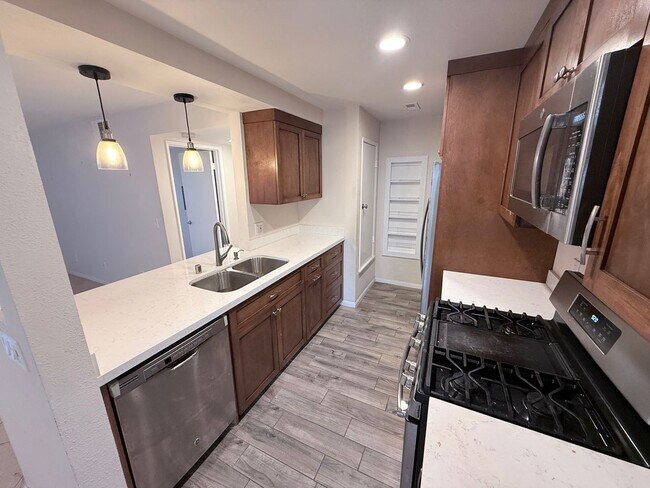 Building Photo - Eastlake Shores Downstairs Condo feat. Two Bedrooms and Two Bathrooms
